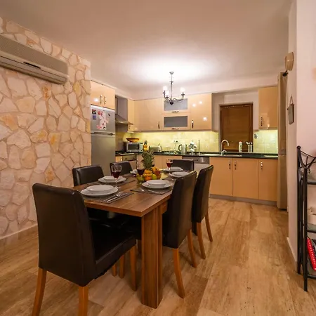 Eco Saraphin Villa *
